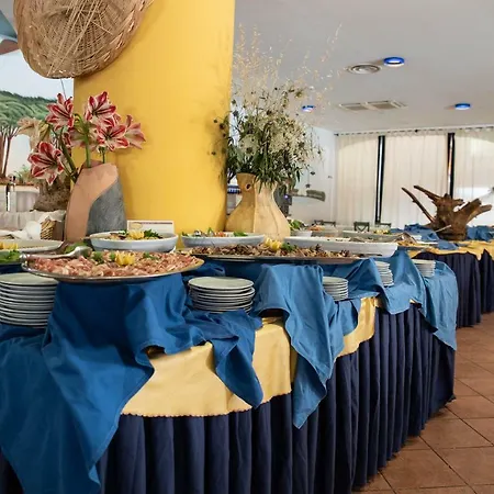 Village Hotel 4*